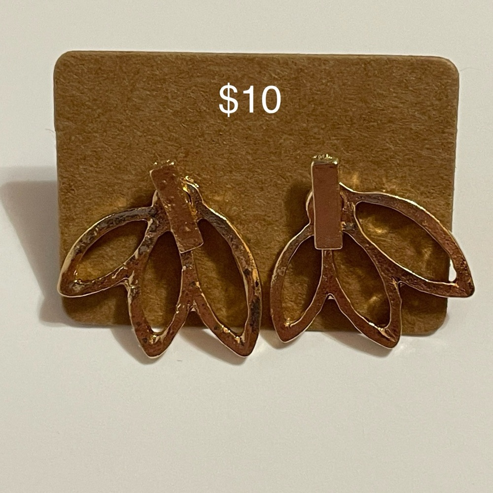 Elegant Gold Leaf Earrings
